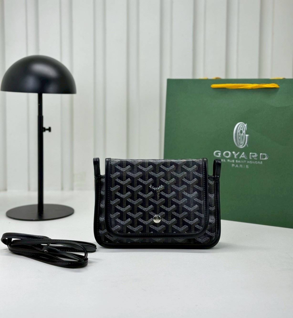 10 สี ORI หนังแท้ | GOYARD Plumet pouch-wallet กระเป๋าสะพายใบเล็กกะทัดรัด ดีไซน์กระเป๋าสตางค์ Plumet ดีไซน์มาพร้อมช่องใส่เหรียญ ธนบัตร และบัตรต่างๆ สามารถสะพายไหล่เป็นกระเป๋าสะพายข้างได้เหมือนกระเป๋าใบเล็ก