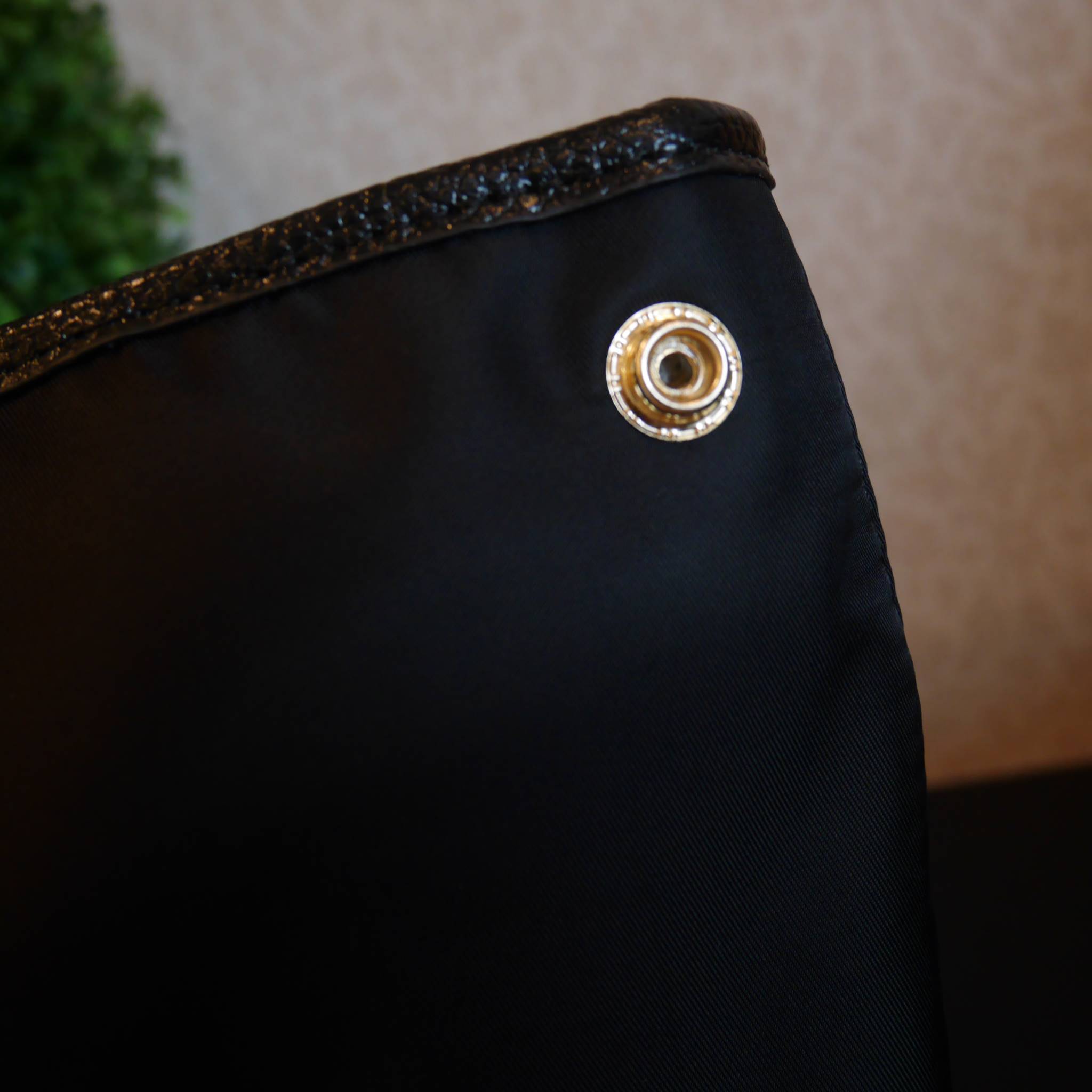 สาวๆที่มองหา กระเป๋าสะพายสวยเก๋ *ที่ใช้ได้สองทรง ทางร้าน ขอแนะนำค้า งานพรีเมี่ยมกิ้ฟ จากเคาเตอร์ต่างประเทศค่ะ รุ่น Limited edition ค่า กระเป๋าสะพาย จากแบรนด์ PRADA เป็น กระเป๋าผ้าไนล่อน สลับหนัง สะพายไหล่ได้ สามารถปรับระดับที่สายสะพายไหล่ได้ และสามารถปรับ