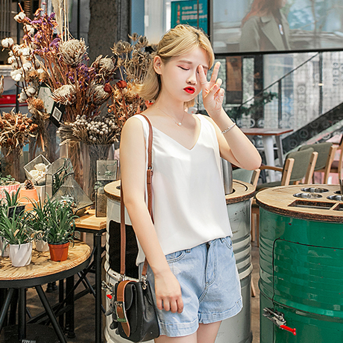 พร้อมส่ง 🎡🚀 Natti tops เสื้อยืดสายเดี่ยวคอกว้าง ผ้าเนื้อนิ่ม ใส่สบาย (IN33988)