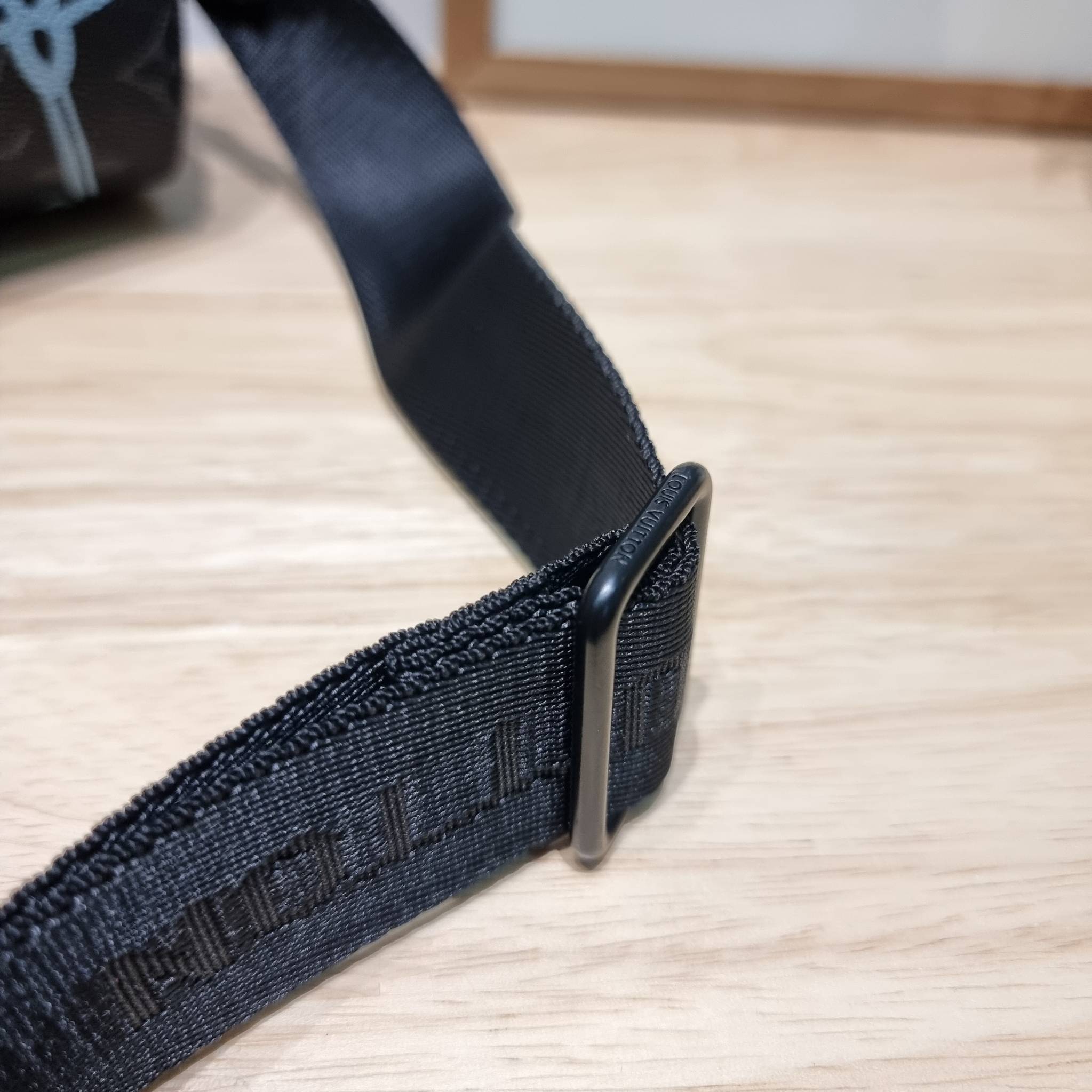 LV KEEPALL BANDOULIERE 25 MONOGRAM OTHER BAG ย่อส่วนความเท่ให้สะดวกกับชีวิตประจำวัน กับกระเป๋าสะพาย ทรงกระเป๋าเดินทางสุดคลาสสิค ด้วยดีเทลความเป็นเอกลักษณ์ เรียบแต่หรู