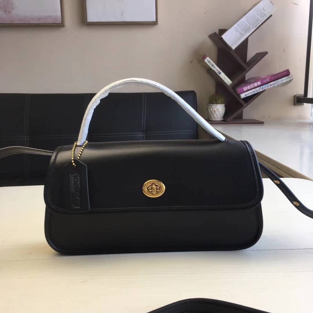 OUTTLET 】Auth Coach 1941 Turnlock Clutch Crossbody Bag พร้อมส่งที่ไทย