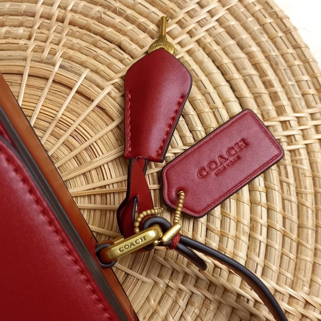 สวยละมุนตาละมุนใจม๊ากก!!🌺🌈 //>>COACH STUDIO GLOVETANNED LEATHER SHOULDER BAG (C6641)🌺ห้ามพลาดเด็ดขาด!! สวยละมุน เรียบหรู ดูแพงสุดๆ!! //กระเป๋าถือ กระเป๋าสะพาย ดีไซน์เนี้ยบ! เฉียบมาก!// วัสดุหนังแท้ หนังเรียบเต็มใบ อยู่ทรง สวย