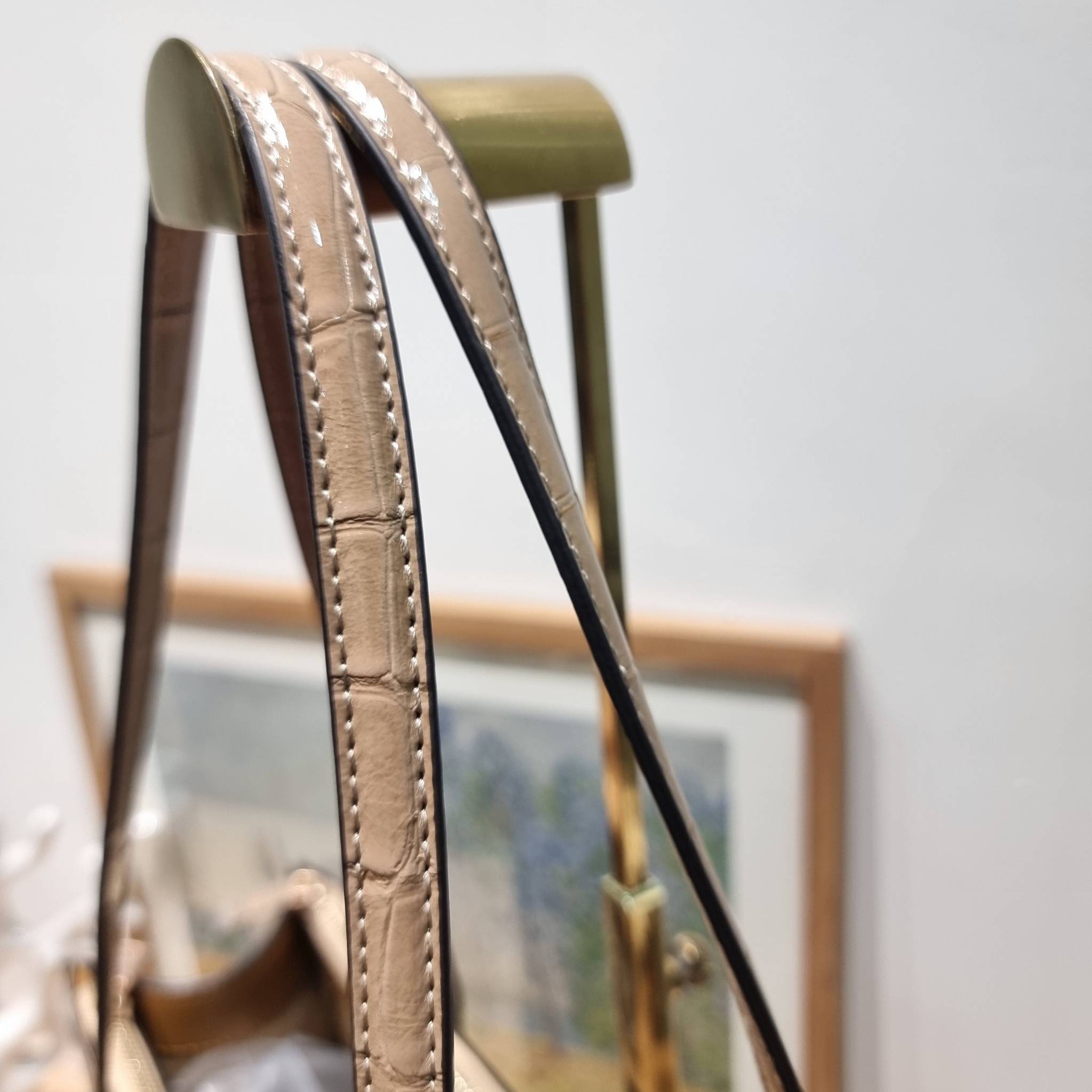 COACH NINA CARRYALL CL654 / COACH Nina Tote Bag พร้อมส่ง 2 สี กระเป๋าโท้ทสะพายไหล่ ใบใหญ่ คอลเลคชั่นใหม่ ตอบโจทย์คนที่ชอบใส่ของเยอะๆได้อย่างดี ดีไซน์รูปทรงคลาสสิค เรียบหรู