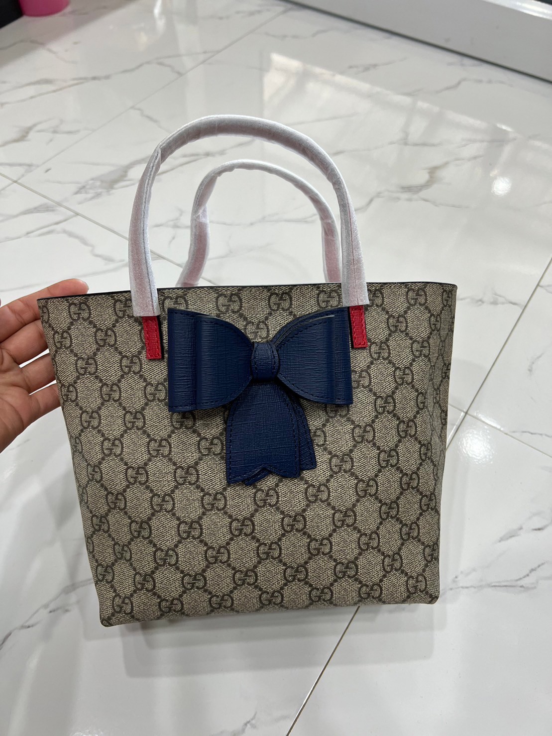 GUCCI Children's tote bag / Gucci kid tote / Gucci bag พร้อมส่งสต๊อกแน่น กับกระเป๋าโท้ทคิดท์ ไซส์น่ารักน่าใช้ ฮอตไม่หยุด เด็ดทุกดีไซน์ มีลายเข้าใหม่มากกว่าในรูปนะคะ **สินค้าเกรดออริจินอล 1:1 สลับแท้ งานสวยตามรูป ภาพถ่ายจากงานขายจริง ใช้งานต่างประเทศไ