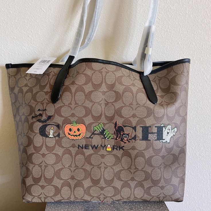COACH CITY TOTE IN SIGNATURE CANVAS WITH HALLOWEEN (C5714)