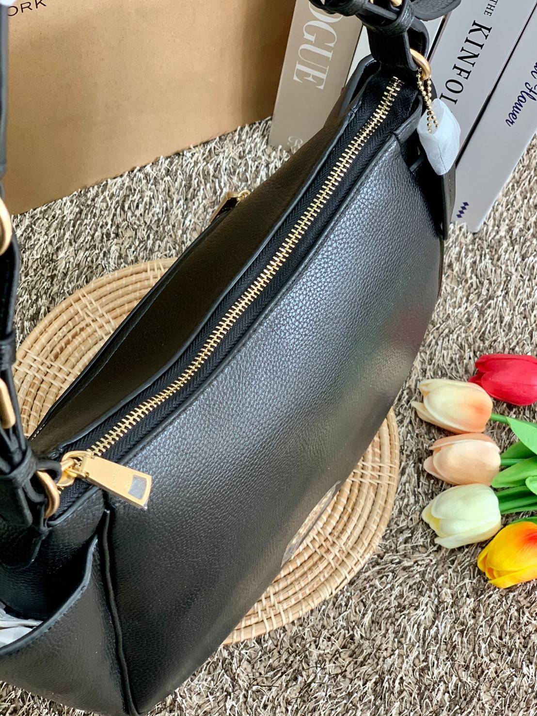 สินค้าออกใหม่ พร้อมคอลเลคชั่นสีใหม่ล่าสุดค่ะ! COACH RORI SHOULDER BAG ((C2855)) พร้อมส่งที่ไทย สวยก่อนใครแน่นอนค่ะ! กระเป๋าสะพายไหล่ หนังแท้ชั้นดีที่สุด หนังนิ่ม ทรงสวย หลงรักแน่นอนค่ะ😘