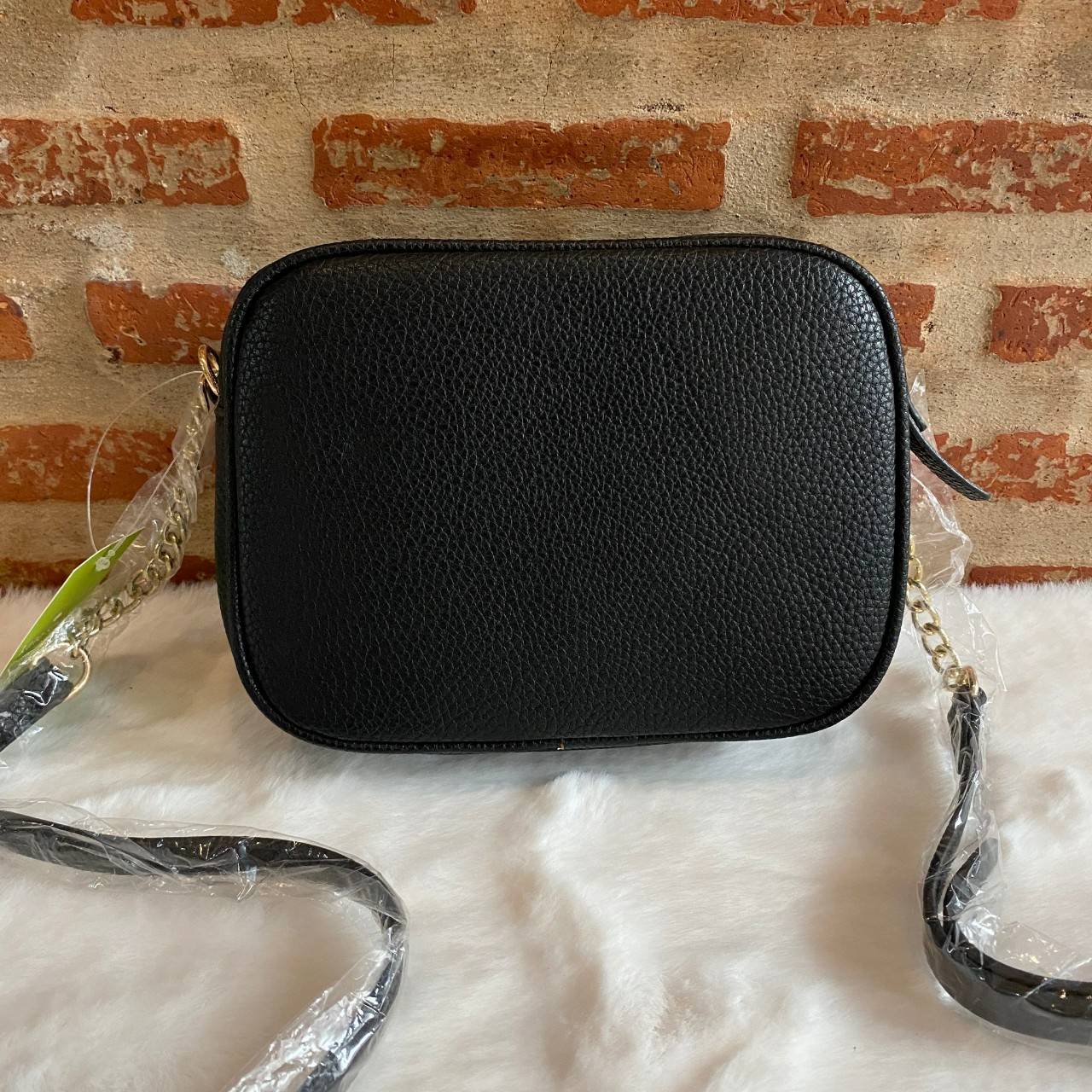 ของแท้ Kate Spade New York Mini Leather Shoulder Bag กระเป๋าสะพายขนาดมินิหนังสวยหรูอยู่ทรงด้านหน้าประดับโลโก้สีทอง