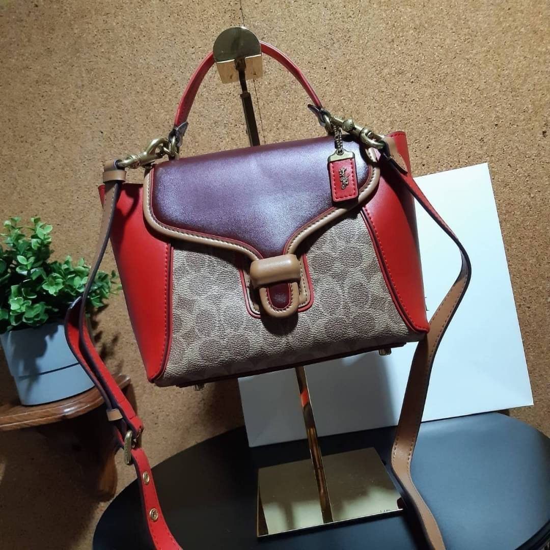 COACH COURIER CARRYALL 23 IN COLORBLOCK SIGNATURE CANVAS พร้อมส่ง 7 แบบ พร้อมส่ง ลุคดูไฮสุดๆค่ะ! กระเป๋าสะพายหนังหรูหราและคลาสสิค หนังแท้ชั้นดีที่สุด น้ำหนักเบา หนังสวยมากก สัมผัสแล้วหลงรักแน่นอนจ้าา😘