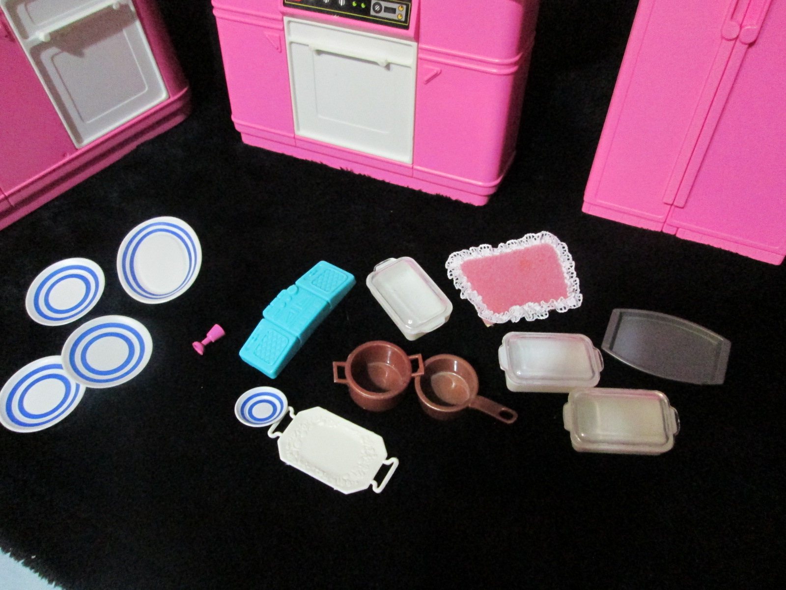 Barbie's Kitchen Set เฟอร์นิเจอร์บาร์บี้แท้มือสองสภาพดีมาก