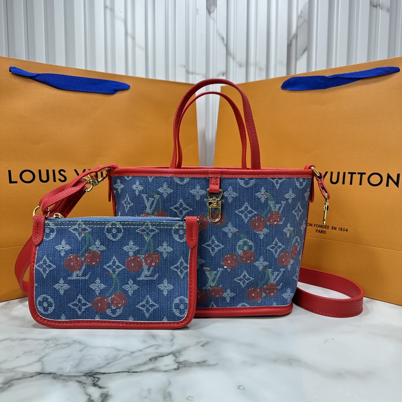 ORI หนังแท้ | LV x TM - Neverfull Inside Out BB Bag Monogram cherry denim กระเป๋าสะพายทรงโท้ทใบเล็ก ไอเท็มโดดเด่นมีชีวิตชีวา เดนิมปักลายเชอร์รี่สีสันสดใสสะดุดตาสะท้อนสไตล์ไอคอนิกของศิลปินชาวญี่ปุ่น