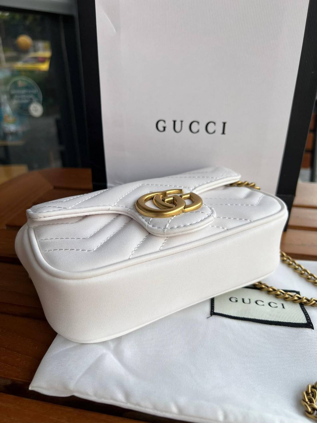 Gucci Marmont Super mini Premiumgift กระเป๋าสะพายข้างใบเล็ก น้องมินิ น่ารั๊กมุ้งมิ้ง วัสดุหนังเชฟรอน สายสะพายแบบโซ่ อะไหล่ทองหรูหรา ด้านหน้าประดับโลโก้แบรนด์หรู ทนทาน แข็งแรง น้ำหนักเบา ใส่ตังค์ใส่โทรศัพท์ Iphone+ ได้ น่ารักมุ้งมิ้ง ไม่ควรพลาดเลยค่า