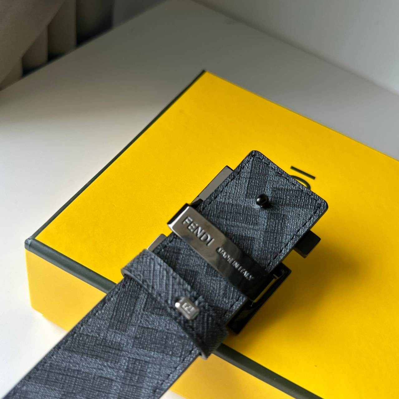 FENDI Belt Black leather belt / FF Belt เกรดออริจินอล สลับแท้ ดีไซน์เรียบหรูเข้ากับทุกลุค ภาพถ่ายจากงานขายจริง ใช้งานต่างประเทศได้ มาพร้อมกล่อง ห้ามพลาดค่ะ!