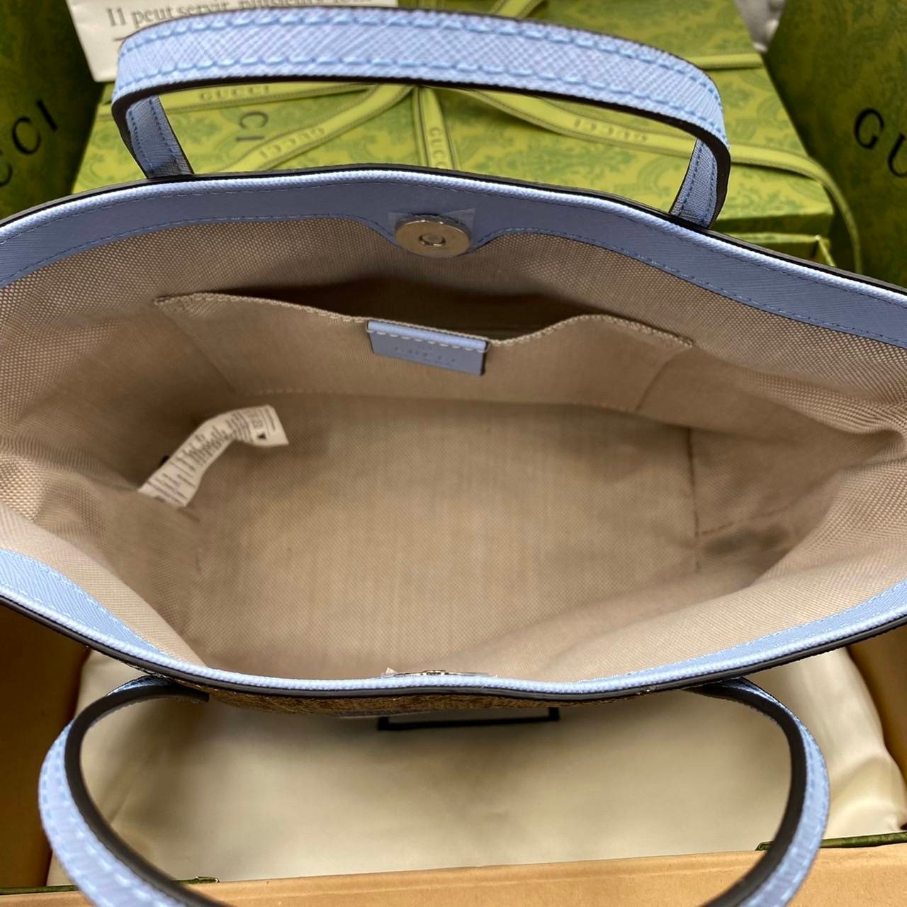 VIP 】Animal-Friendly Gucci Kid GG Supreme Tote Bag งานหนังแท้ทรงตั้งสวย ขนาดกะทัดรัด จุของได้เยอะ ใช้ได้ทั้งเด็กและผู้ใหญ่ น่ารักมากค่ะ **ขายดีตลอดกาล**