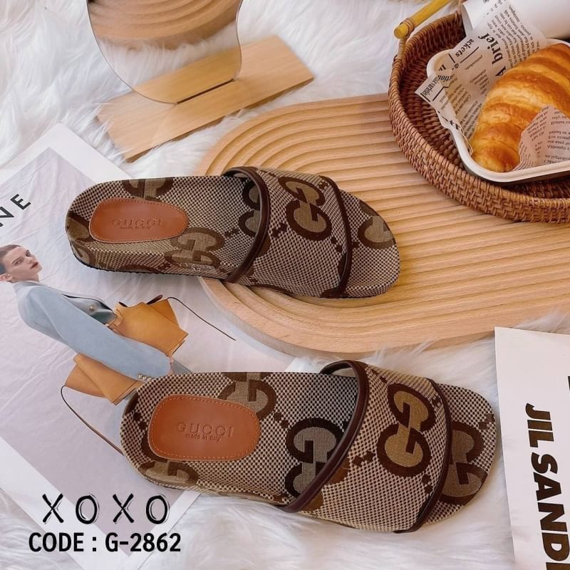 GUCCI รองเท้าแตะ GG jumbo ลายผ้าแบรนด์ นุ่ม ใส่สบ่ย กระชับ น้ำหยักเบา แมทส์ชุดง่าย