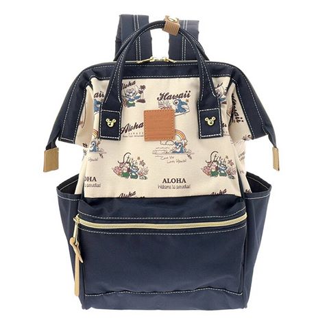 Anello x Walt Disney Mickey & Friends Limited Edition Japan Backpack เป็นการร่วมงานของ anello และวอล์ทดิสนีย์ ที่มาวาดลวดลายลงบนกระเป๋าเป็นตัวละครดิสนีย์ที่มีสีสันน่ารักสดใส วัสดุ canvas คงแบบฉบับที่ปากกระเป๋ามีโครง อีกหนึ่งคอลเลคชั่นที่ควรต้องมีไว้ครอบคร