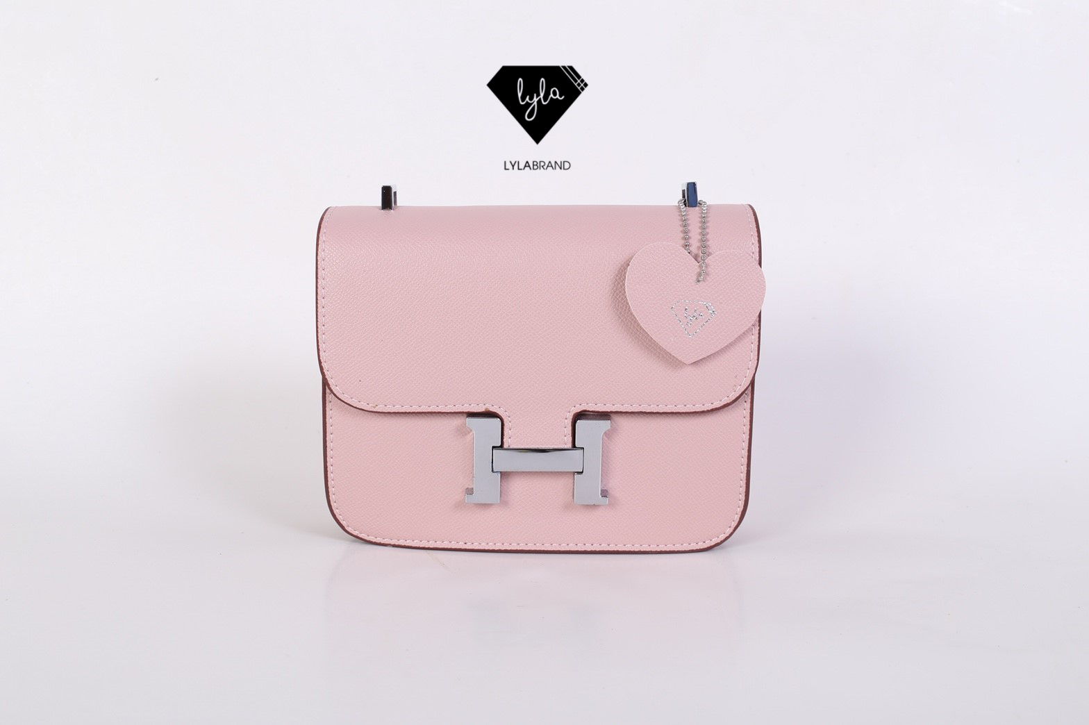 LYLABRAND🔔 Constance ไซต์ 18 สุดฮอต รุ่นนี้หนัง Epsom , PU top premium นะคะ หนังดีเลอค่าน่าสอยมากกก บอกคำเดียวเลยว่าเด็ดสุด !! เหมือนหนังแท้เบอสุดค่ะคูณผู้หญิง ลูกค้าเก่าน่าจะทราบกันดีอยู่แล้วว่าคุณภาพของร้านนี้ต้องมาเป็นอันดับหนึ่งเท่านั้น อิอิ ม