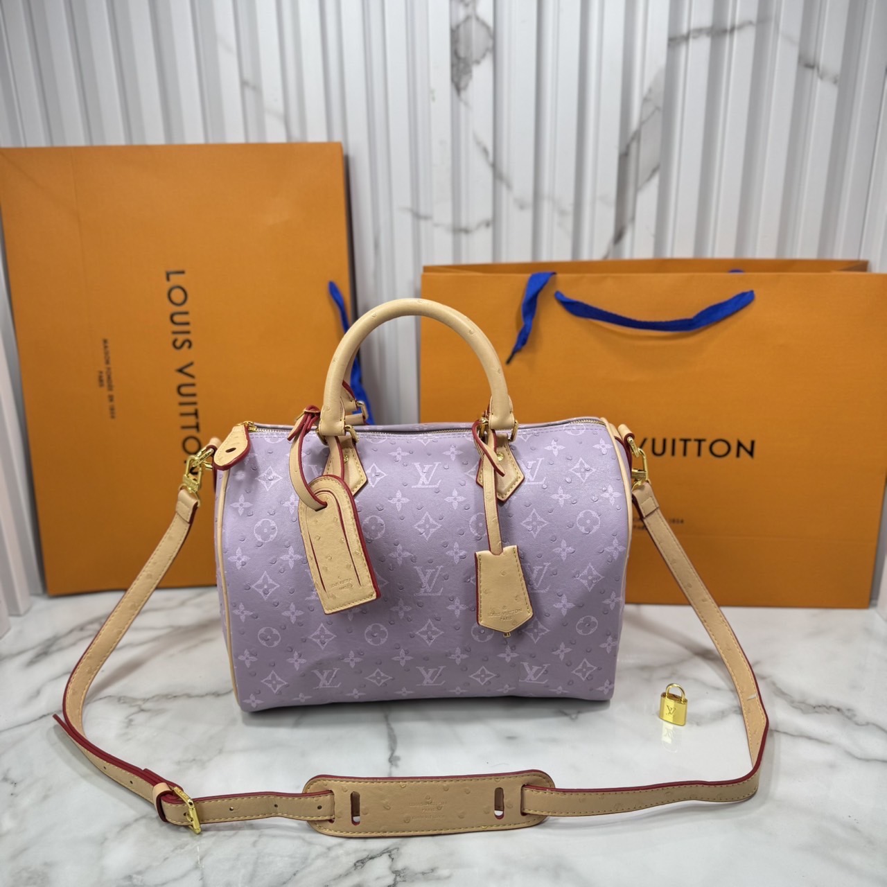 ORI หนังแท้ | LV Speedy P9 Bandoulière 30 Bag กระเป๋าสะพายทรงหมอนสปีดี้ใบใหญ่ คอลใหม่ล่าสุดหรูหราโดดเด่น แต่งลายนูนเพิ่มเท็กเจอร์เต็มใบ รูปทรงใช้งานง่ายสวยตลอดกาล
