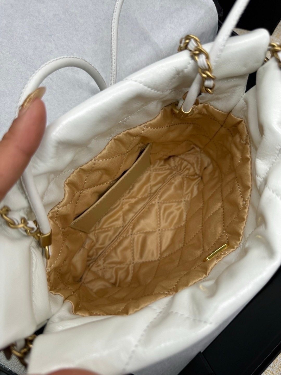 พร้อมส่ง 11 สี ORI หนังแท้ | CHANEL 22 Mini Handbag กระเป๋าสะพายสุดหรู รุ่นยอดนิยม 🤍 เกรดออริจินอล หนังแท้ ภาพถ่ายจากงานขายจริง ใช้งานต่างประเทศได้