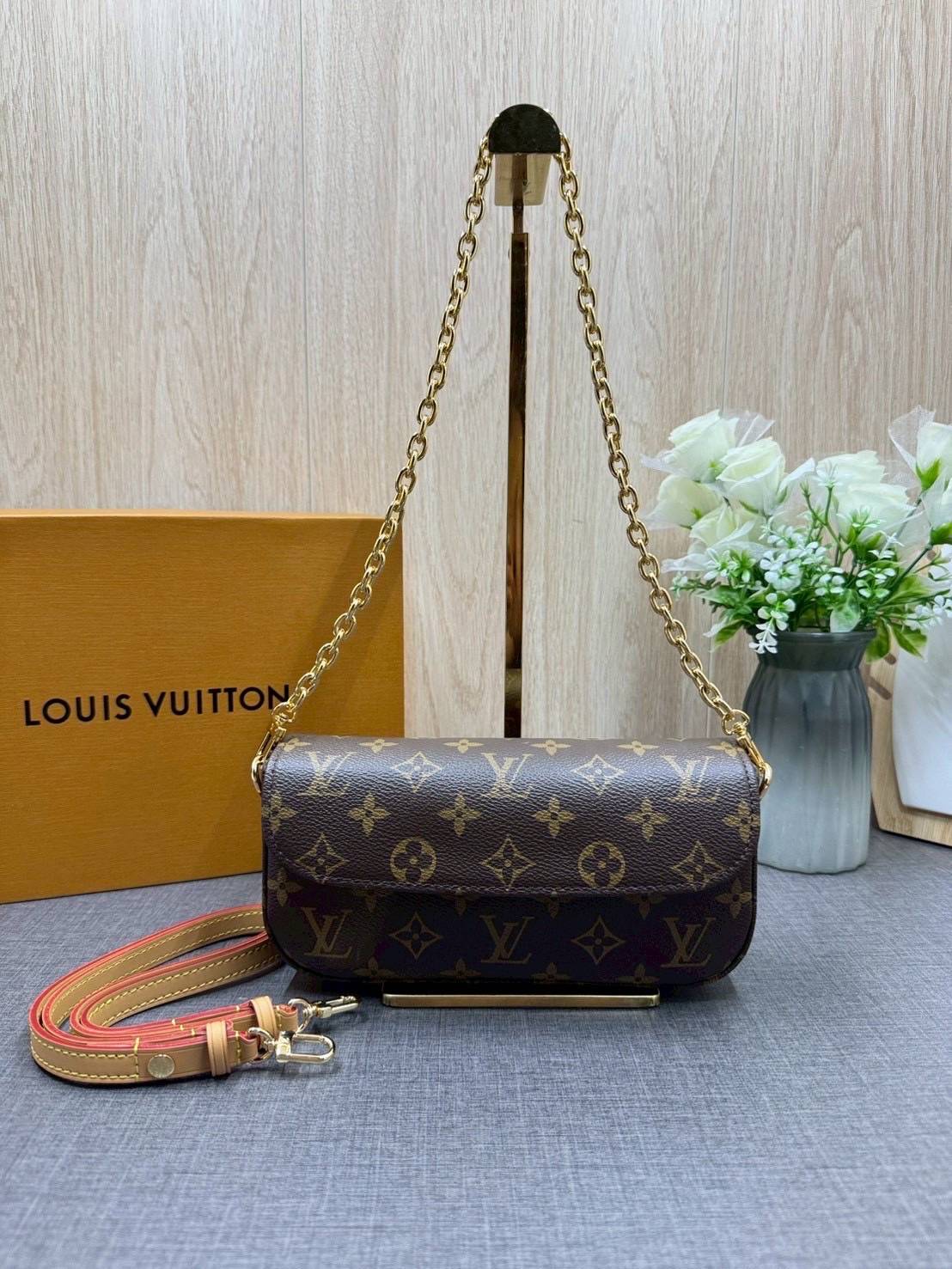 ORI หนังแท้ | LV Ivy chain wallet Bag กระเป๋าสะพายใบเล็ก ดีไซน์กระเป๋าสตางค์โซ่ โดดเด่นด้วยลาย Monogram Reverse Canvas เอกลักษณ์ของ Maison มอบลุคใหม่สดใส
