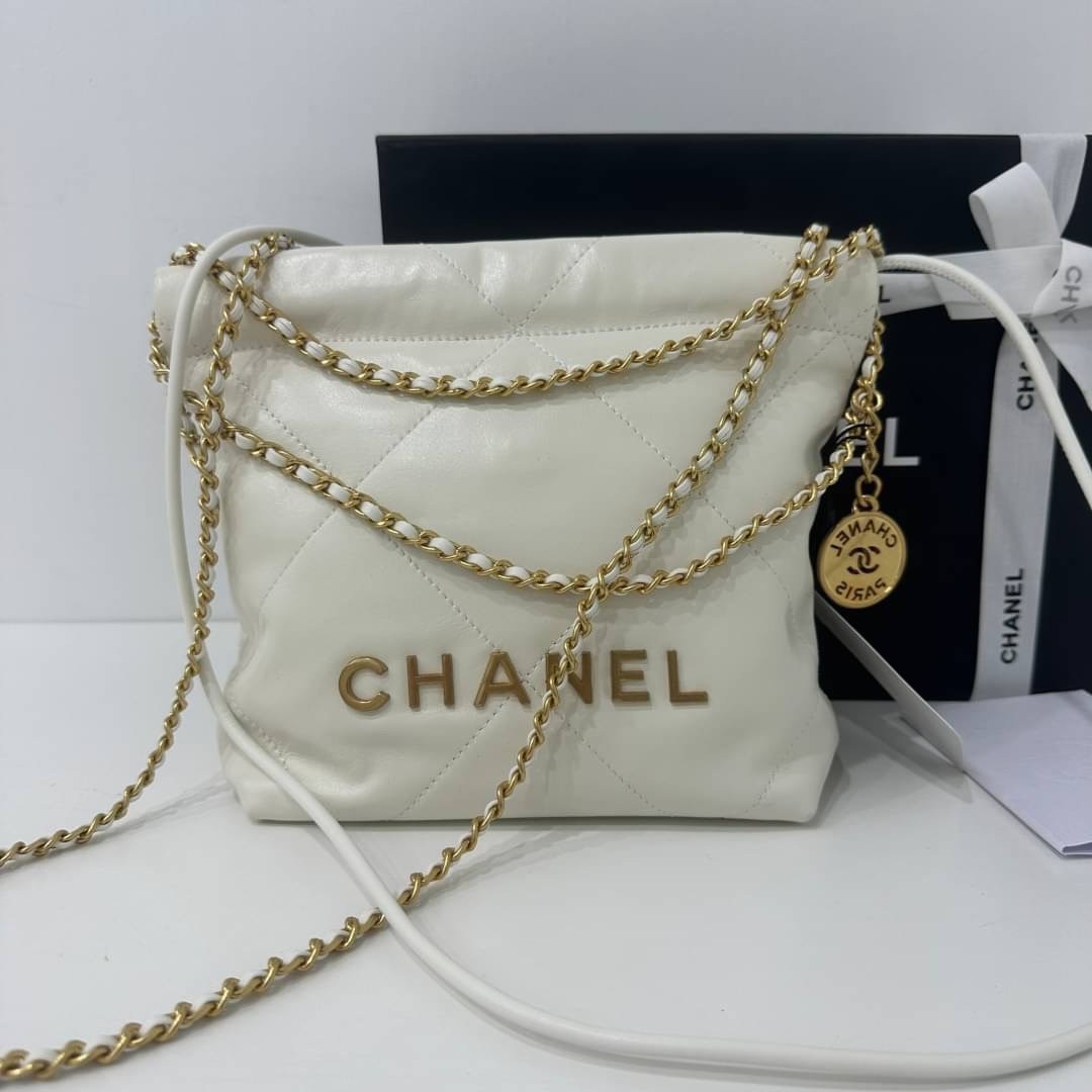 CHANEL 22 MINI HANDBAG Shiny Calfskin & Gold-Tone Metal พร้อมส่ง เกรดออริจินอล สลับของแท้ ใช้งานต่างประเทศได้ ภาพถ่ายจากงานขายจริง