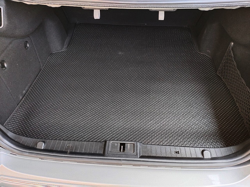 แผ่นปูท้ายรถ BENZ EQE / BENZ EQS ดีไซน์เรียบหรู เข้ารูป ใช้งานจริงได้ทุกวัน