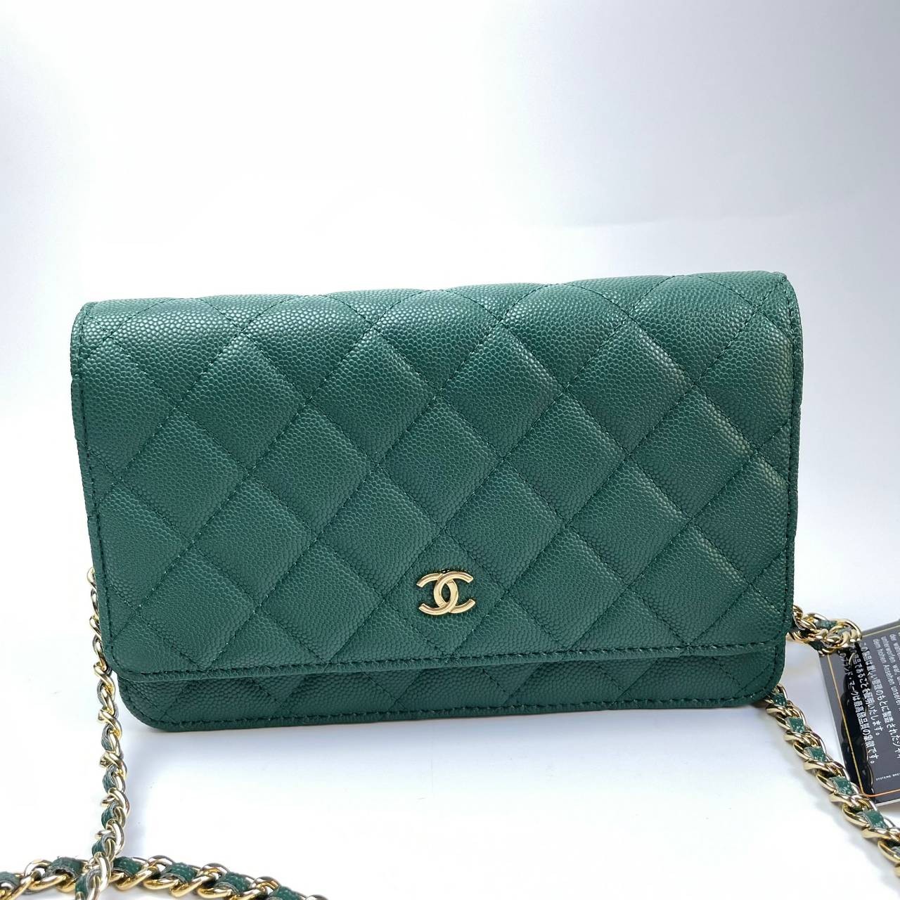 VIP 】หนังแท้ CHANEL WOC style โทนสีพาสเทล กระเป๋าสะพายทรงสวยตลอดกาล วัสดุหนังลายคาเวียร์ เนื้อนุ่ม อยู่ทรงคุณภาพดีตามแบบฉบับของแบรนด์ น้ำหนักเบา ด้านหน้ามีโลโก้แบรนด์อะไหล่หรู มีช่องใส่บัตร ใส่ของจุกจิก เปิดปิดด้วยฝาปิดกระดุม ซับในหนัง ตัวจริงสวยมากๆถูกใจ