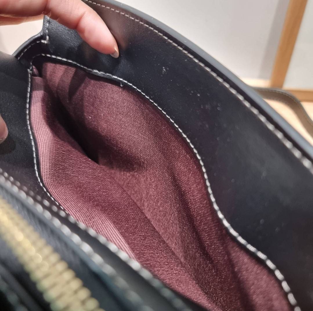 COACH MINI DARCIE CARRYALL IN SIGNATURE CANVAS CH174 พร้อมส่ง กระเป๋าสะพายทรงถัง ไซส์มินิ ดีไซน์ออกมาดูหรูมาก สวย คลาสสิค มาพร้อมสายสะพายข้างและหูหิ้วในตัว