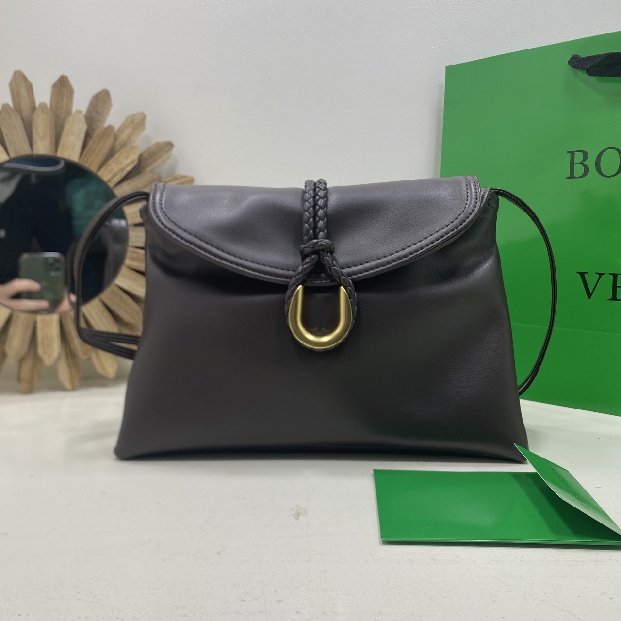 ORI หนังแท้ | Bottega Veneta Liberta Bag / BV Crossbody Bag กระเป๋าสะพายสุดชิค ดีไซน์เรียบหรูโดดเด่น 🤍 เกรดออริจินอล หนังแท้