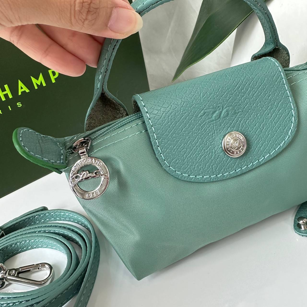 LONGCHAMP LE PLIAGE ORIGINAL Pouch with handle กระเป๋าใบเล็กขนาดกระทัดเหมาะกับใส่ของจำเป็นจุกจิก