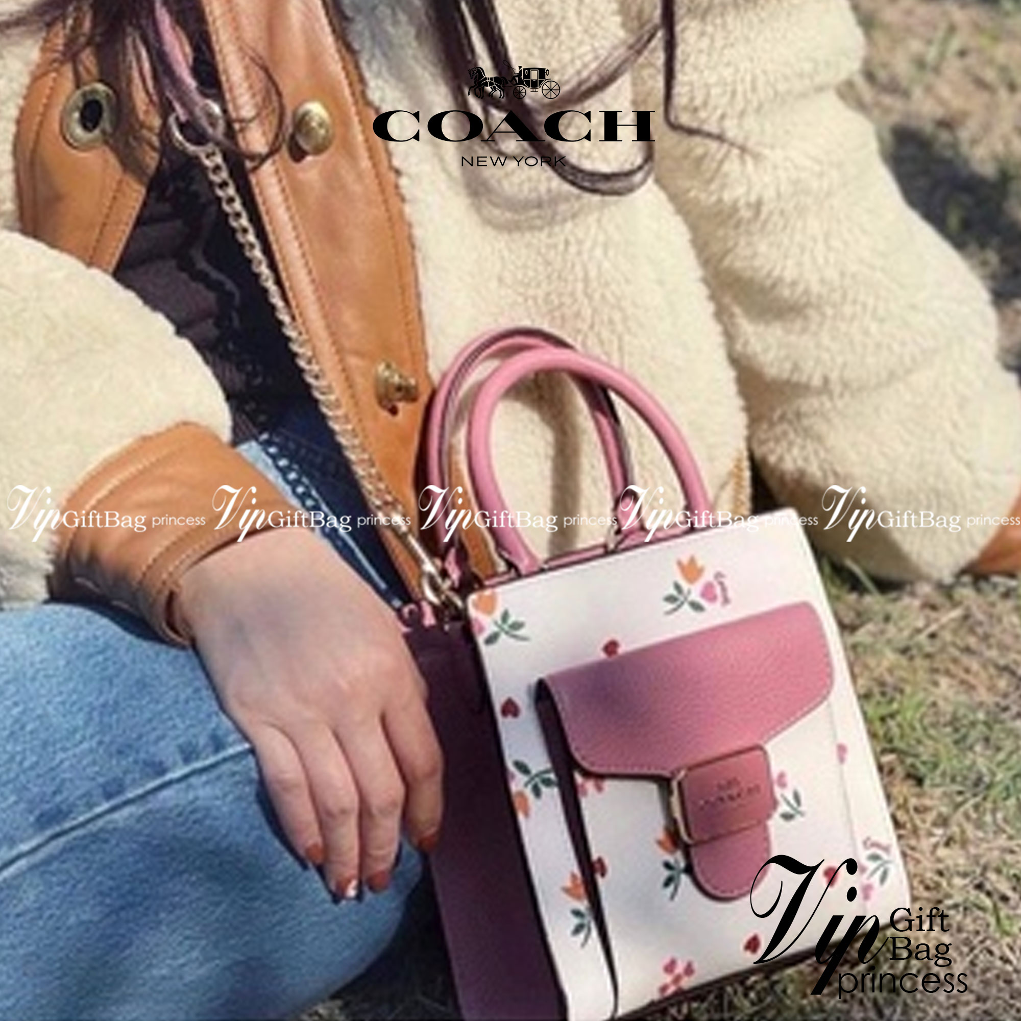 COACH MINI PEPPER CROSSBODY WITH HEART PETAL PRINT ((C7599)) พร้อมส่งที่ น้องใหม่ล่าสุดค่าา! กระเป๋าสะพายครอสบอดี้ร์ หรือหิ้วออกงานก็สวยไม่น้อยทีเดียวค่ะ หนังแท้นิ่มสวย ตัวกระเป๋าทำลายดอกหัวใจได้สวยงามน่าใช้มากๆเลยค่ะ