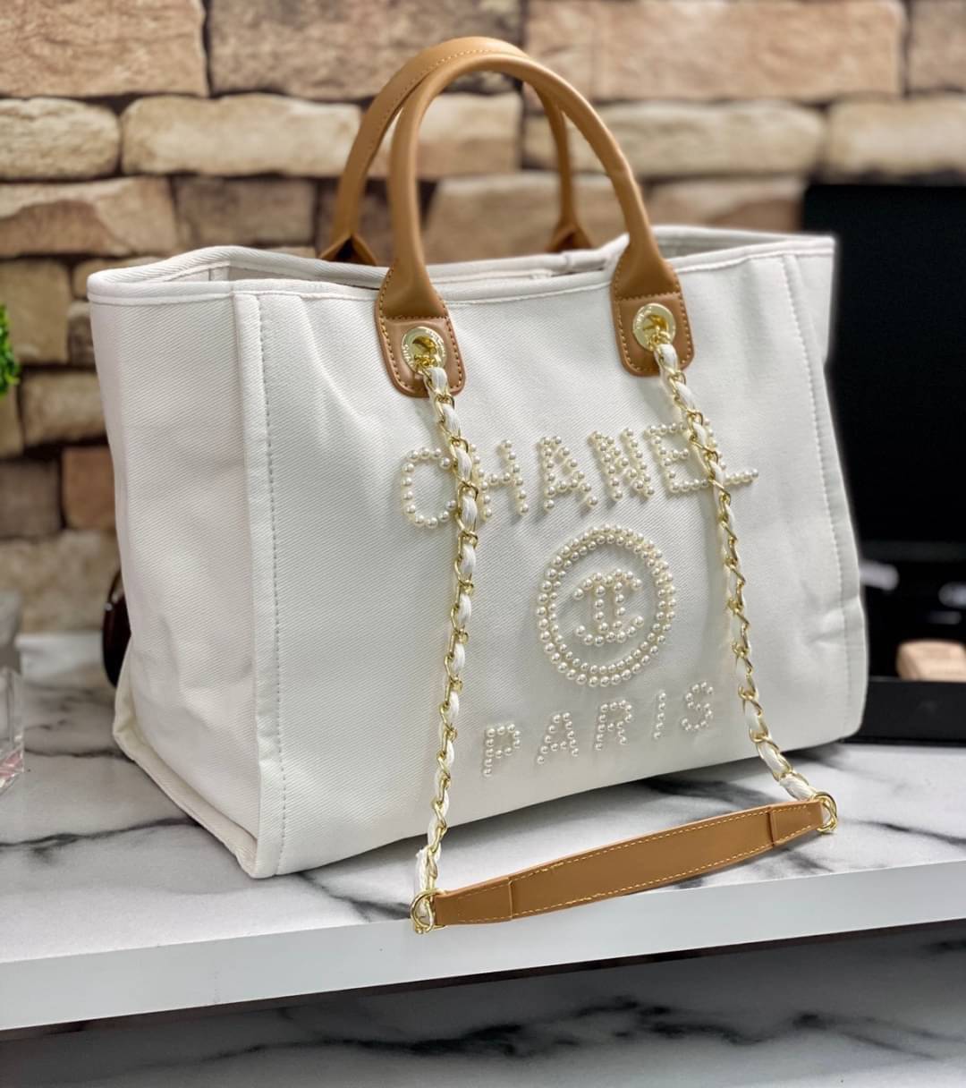 Chanel Shopping Bag VIP Gift denim canvas and leather กระเป๋าผ้าแคสวาส งานปักมุกหรูหรามาก เกินเรื่องมาก ดูแพงสุด!! งานแพงงานสวยจ้า ใบใหญ่จุใจใส่ของได้เยอะ ตามคำเรียกร้อง ถือชิคๆๆ เหมาะกับSummerสุดๆ มีใบเดียวจบ สวยหรูคุณนายสุดๆเลิศมากค่า