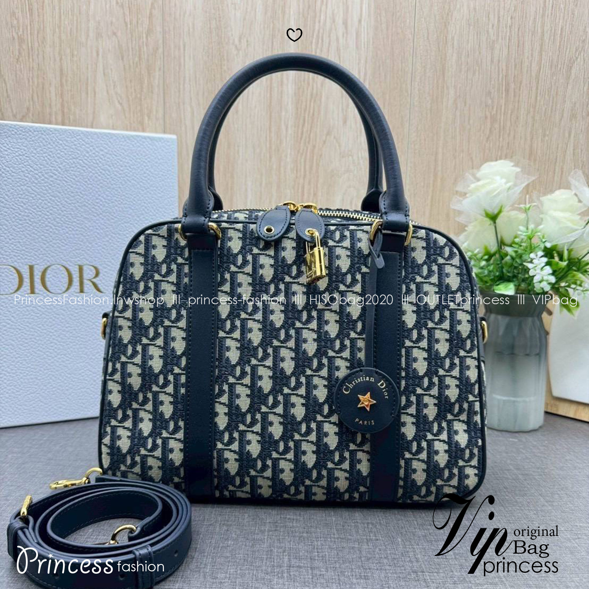 ORI หนังแท้ | DIOR Large D-Vibe Bowling Bag กระเป๋าทรงหมอนดีไซน์โบว์ลิ่งใบใหญ่ ทันสมัยใช้งานง่ายจุของได้เยอะ สวยสง่างามเป็นเอกลักษณ์