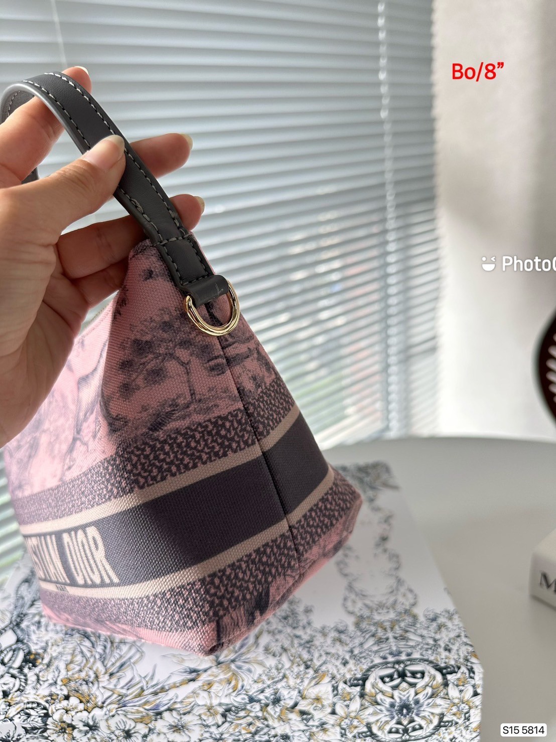 DIORTRAVEL NOMAD POUCH / DIOR POUCH BAG พร้อมส่ง กระเป๋าคลัทช์ทรงพอช สีใหม่ชมพูโทนหวาน ลวดลายคงความหรู ไซส์พกพาที่สามารถใช้ได้ทุกที่ทุกโอกาส