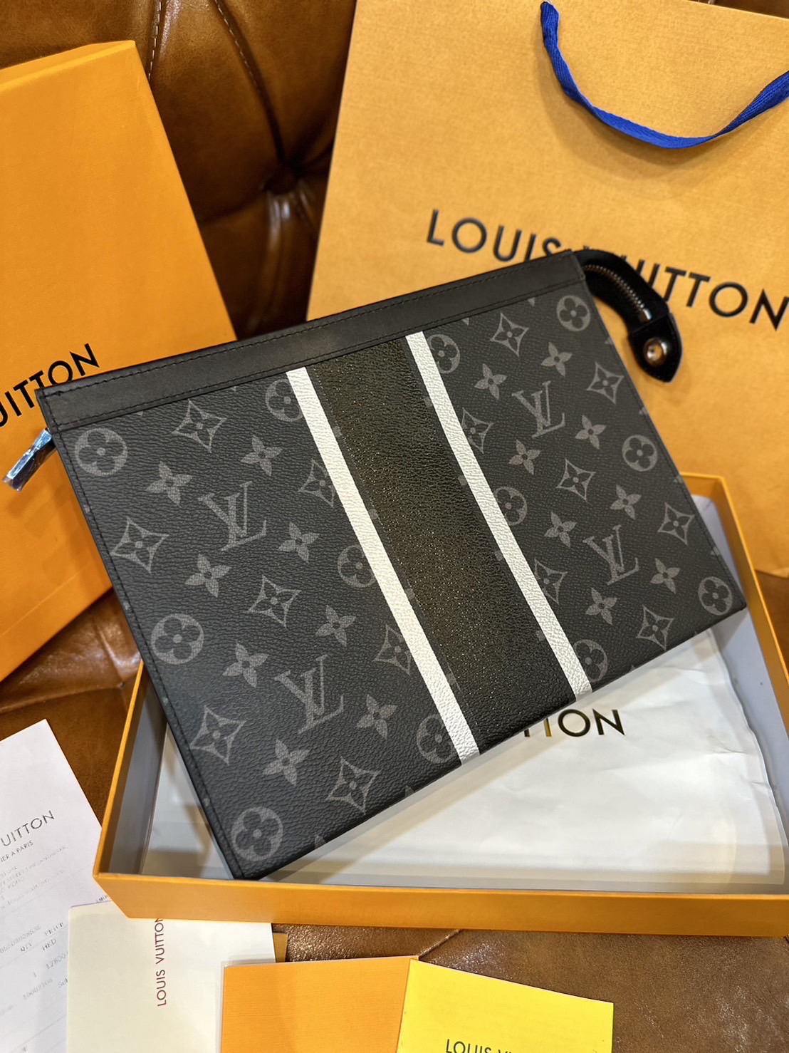พร้อมส่ง 15 แบบ LV Pochette Voyage MM / LV Clutch กระเป๋าถือทรงคลัช ทรงพอช เกรดออริ สลับแท้ 1:1 ใช้ต่างประเทศได้ ใช้ได้ทั้งชายหญิง