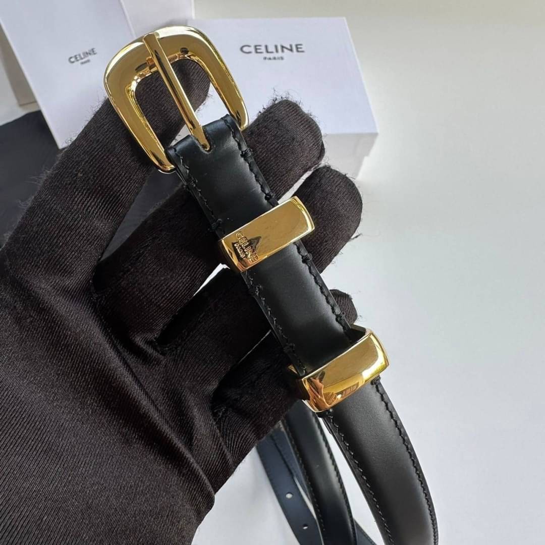 CELINE BELT 20MM ออริจินอลเกรด 1:1 หนังแท้ ปั้มโลโก้คมชัด สายปรับระดับได้ ดีไซน์เรียบหรูเข้ากับทุกลุ๊ค สินค้ามาพร้อม Original Package มีการ์ด ถุงผ้ากันฝุ่น ถุงกระดาษแบรนด์ กล่องแบรนด์ ครบชุดไอเท็มนี้แนะนำ ห้ามพลาดค่ะ!