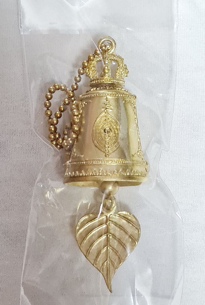 สินค้าหมดค่ะ ระฆังรูปหลวงปู่ดู่ เนื้อทองเหลือง วัดสะแกค่ะ