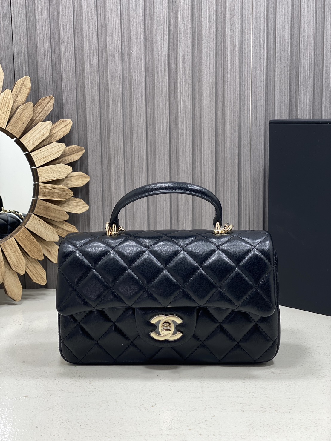 ORI หนังแท้ | CHANEL Classic Flap Bag TopHandle 20cm กระเป๋าสะพายคคลาสสิกพร้อมหูจับ หรูหราระดับตำนาน สวยงามเหนือกาลเวลา