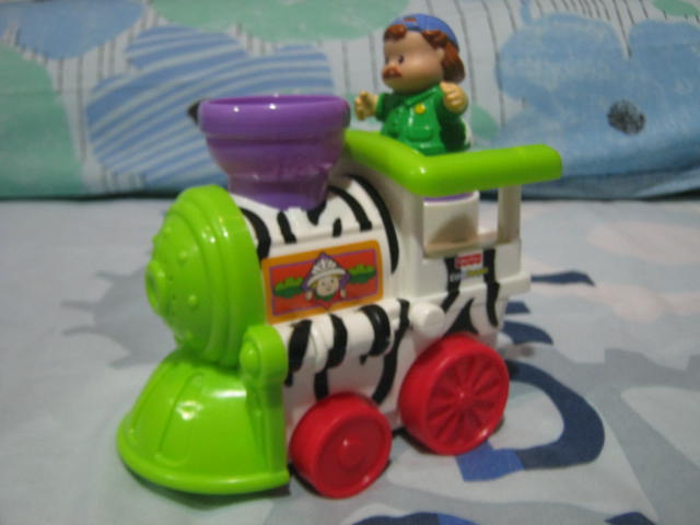 Fisher-Price Little People Musical Zoo Train ของเล่นมือสอง