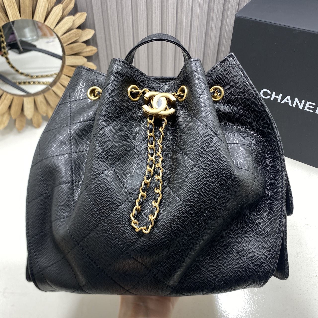 ORI หนังแท้ | CHANEL 25 Medium Backpack กระเป๋าสะพายหลัง ดีไซน์ใหม่ล่าสุด สวยเรียบหรูดูแพง Pre-collection Fall/Winter 2025/26 🤍 เกรดออริจินอล