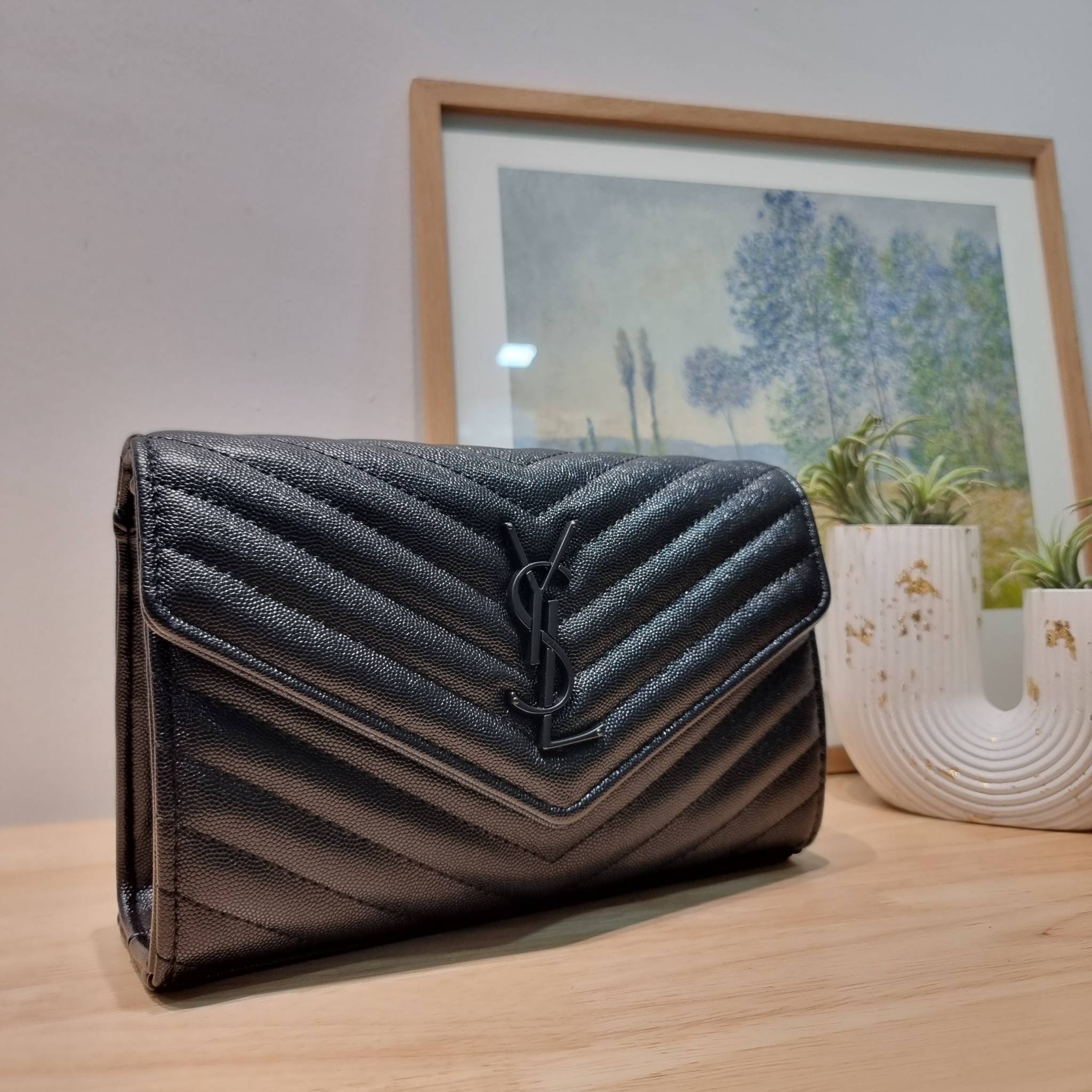 YSL WOC 9 ไม่เคยผิดหวังจริงๆ!! กับรุ่นที่สาวๆรู้กัน Yves Saint laurent clutch bag with chain กระเป๋าสะพายทรง woc สุดฮอต ดีไซน์เรียบหรู