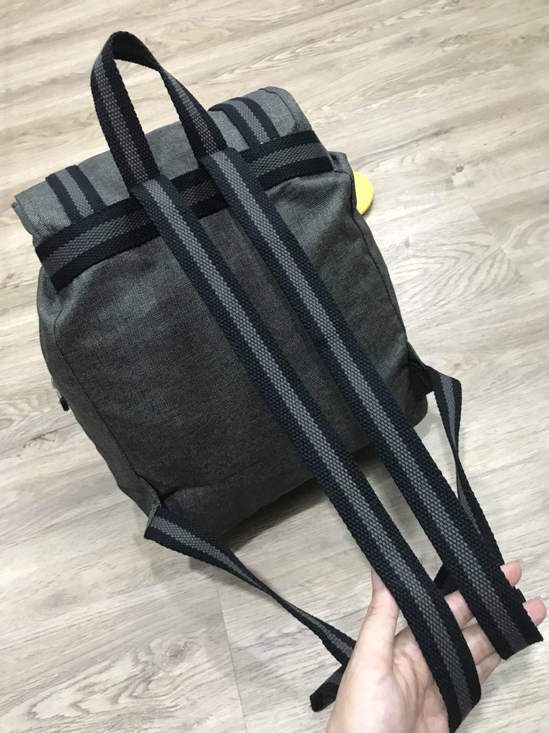 KIPLING EMOJI CITY BACKPACK New in! กระเป๋าเป้แบบฝาปิด Limited Edition คอลเลคชั่น EMOJI ชนช็อป วัสดุ Cotton+Polyester100% เปิดปิดด้วยฝาปิดแถบเข็มขัดและหูรูดด้านใน แต่ง EMOJI น่ารักสุดๆ พวงกุญเเจลิงน้อยถอดเเยกใช้ได้ มีช่องซิปด้านหน้า หัวซิปเเบรนด์ ภายในกว้