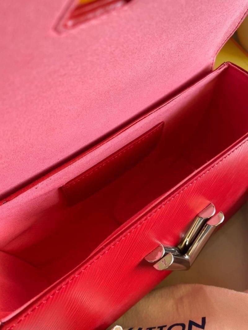 VIP 】หนังแท้ LOUIS VUITTON Epi Twist Shoulder Bag MM 4 สี พร้อมส่งที่ไทย