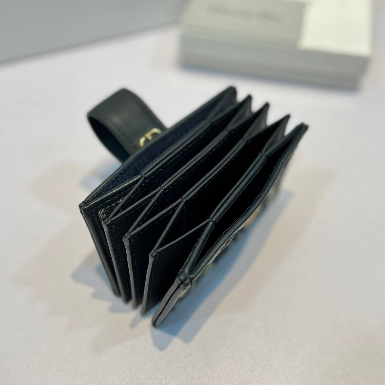 DIOR CARD HOLDER / DIOR Oblique 30 Montaigne monogram 5-gusset cardholder wallet กระเป๋าใส่บัตรแบรนด์หรู เป็นไอเท็มที่จัดสรรความเป็นระเบียบให้คุณได้ง่ายๆ มาพร้อมเสิร์ฟครบเซ็ท