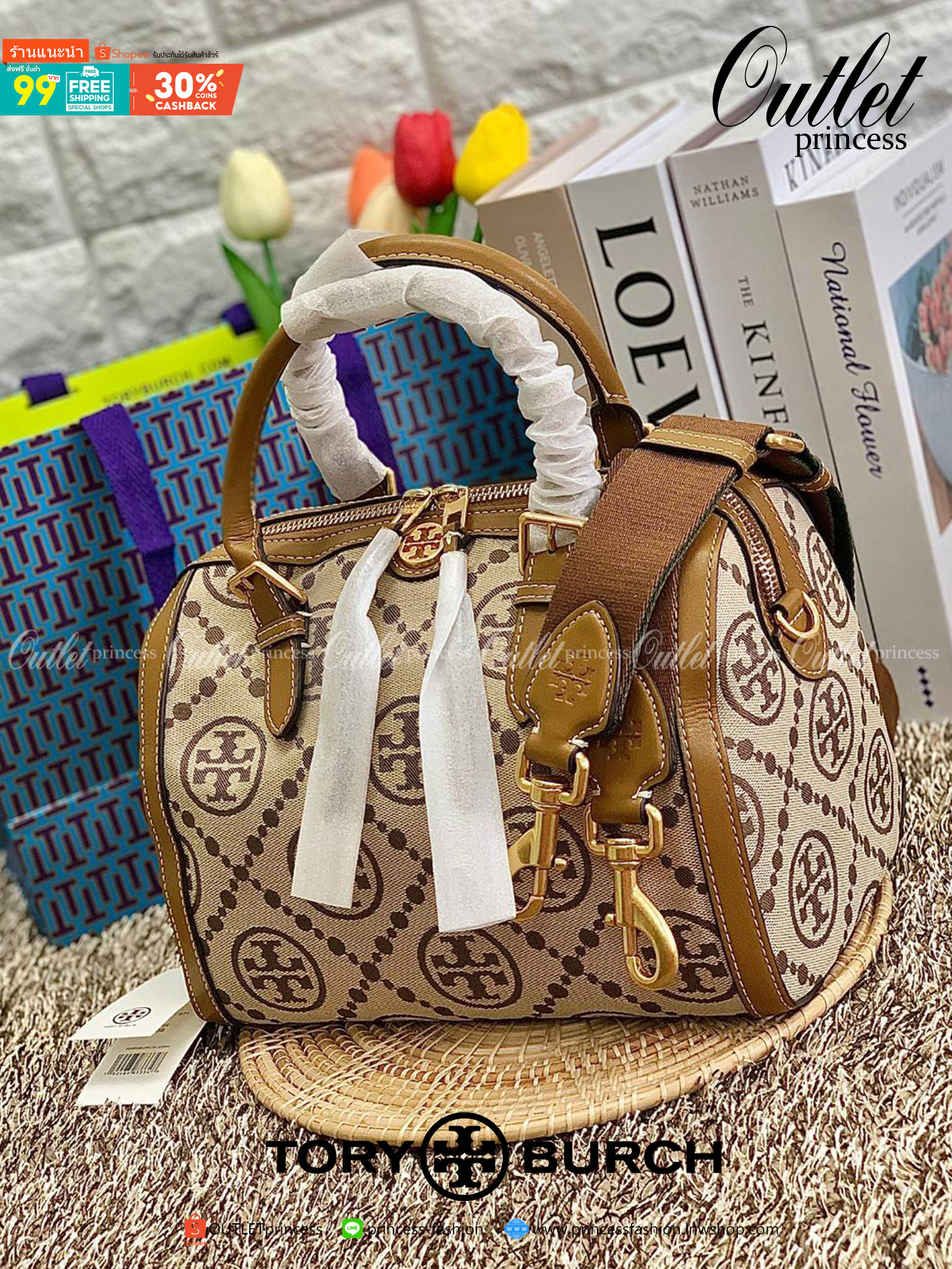 สวยก่อนใครแน่นอนค่ะนาทีนี้💋 💥รุ่นที่กำลังฮิตมากตอนนี้ของเหล่าคนดังใน ตปท.! TORY BURCH T MONOGRAM JACQUARD BARREL ((ใบใหญ่)) พร้อมส่งที่ไทยทันที! กระเป๋าทรงหมอนจาก Tory burch วัสดุ jacquardทอลายแบรด์+หนังแท้ ได้สวยงามหรู ดูคลาสสิคมากๆค่ะ เป