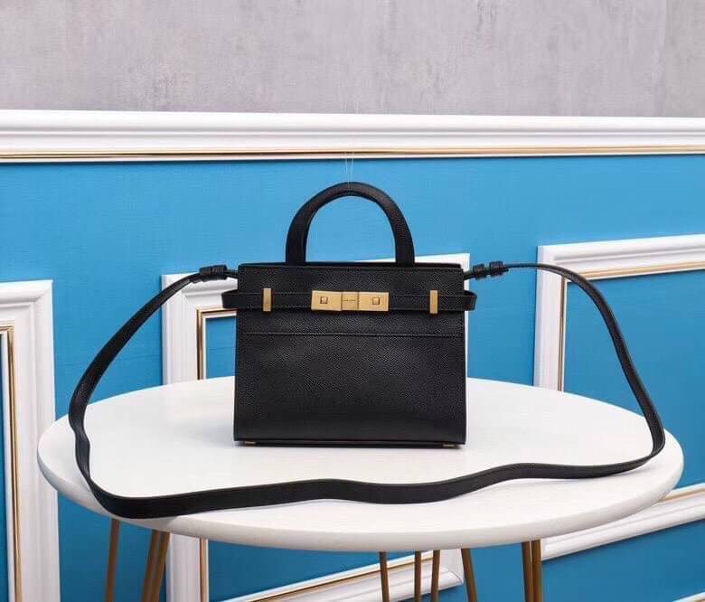 SAINT LAURENT MANHATTAN NANO SHOPPING BAG IN BOX ไม่เคยผิดหวังจริงๆ!! กับรุ่นที่สาวๆรู้กัน ดีไซน์เรียบหรู โดดเด่นด้วยโลโก้ด้านหน้า เพิ่มดีเทลความผู้ดี วัสดุหนังแท้ทนทาน สวยทุกมุม!! แนะนำห้ามพลาดเลยจ้า!!
