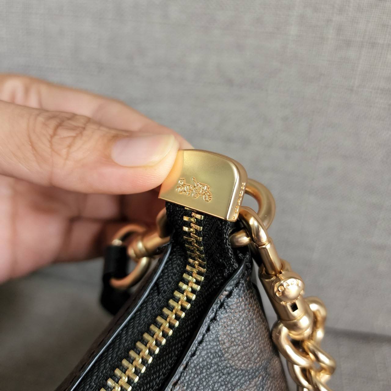 พร้อมส่งครบสี สวยทุกสีเลยค่า😘 ((CA173//CA209//CA548)) COACH TERI SHOULDER BAG 🔹กระเป๋าทรงพอช ในรูปแบบหนังแท้ หนังนิ่มสวยมากค่ะ