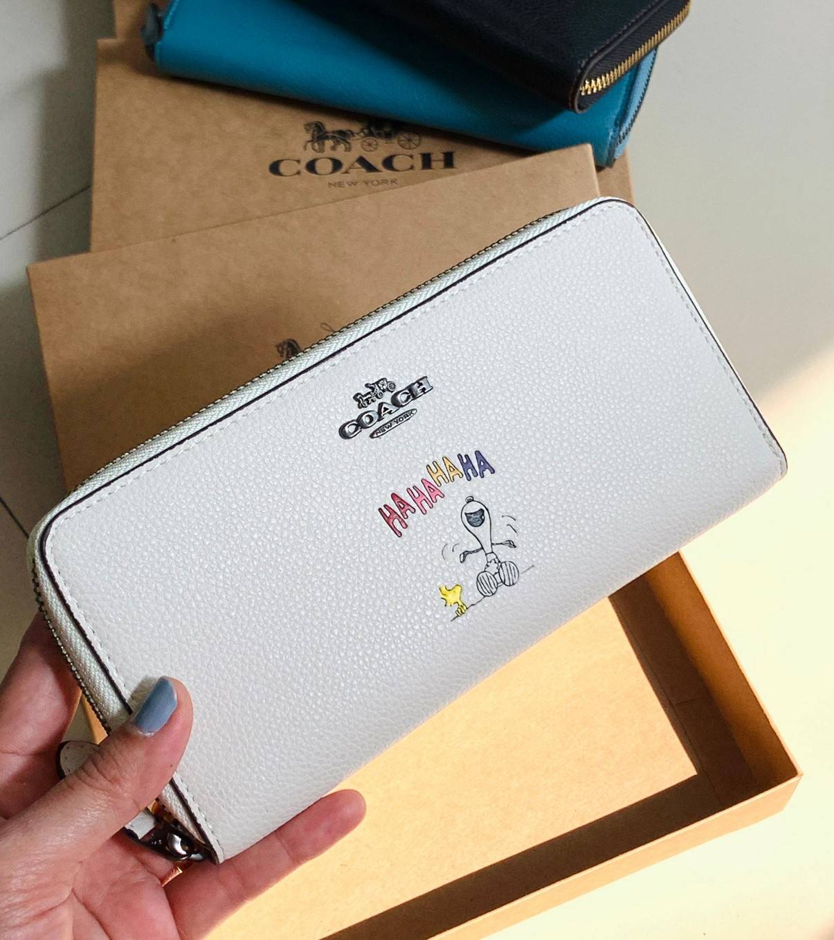 ของแท้ 💯% COACH ZIP WALLET SNOOPY LIMITED ((16122B)) พร้อมส่ง!! กระเป๋าเงินใบยาวซิปรอบ หนังแท้ลายหนังสวย