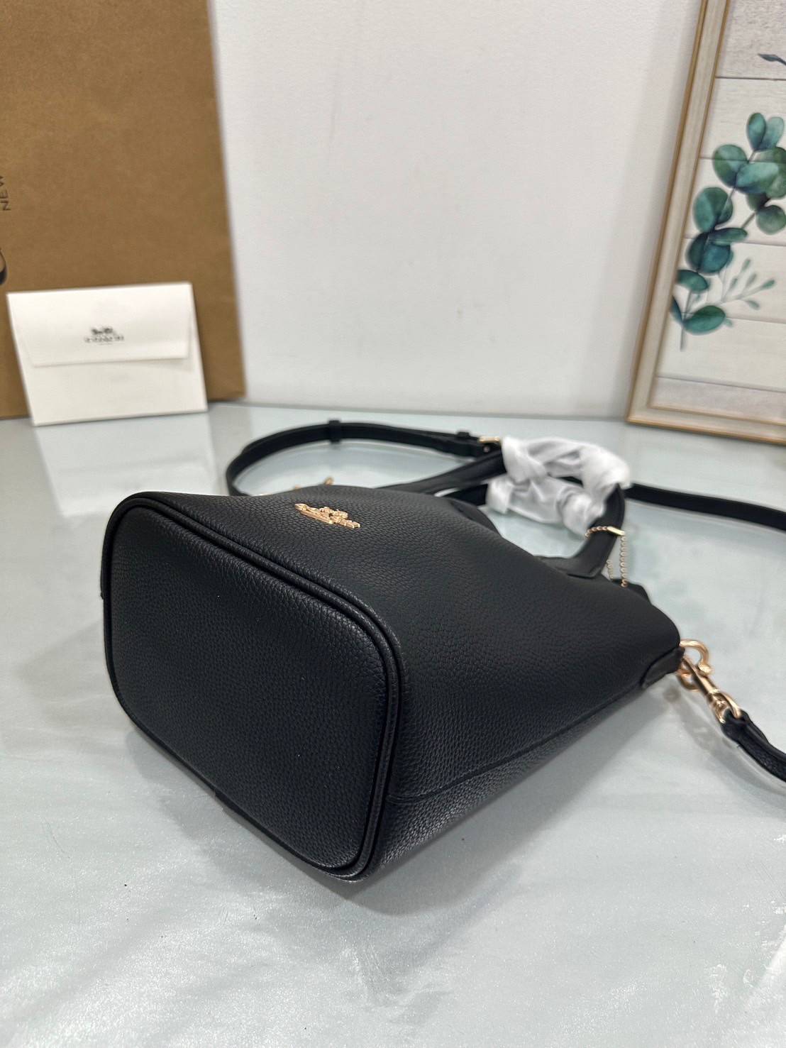 พร้อมส่ง 5 สี COACH HANNA BUCKET BAG กระเป๋าถือ/สะพายข้างทรงบักเก็ตรุ่นใหม่ดีไซน์เก๋น่ารัก เกรดท็อปออริ เกรดดีสุด สลับแท้ 1:1