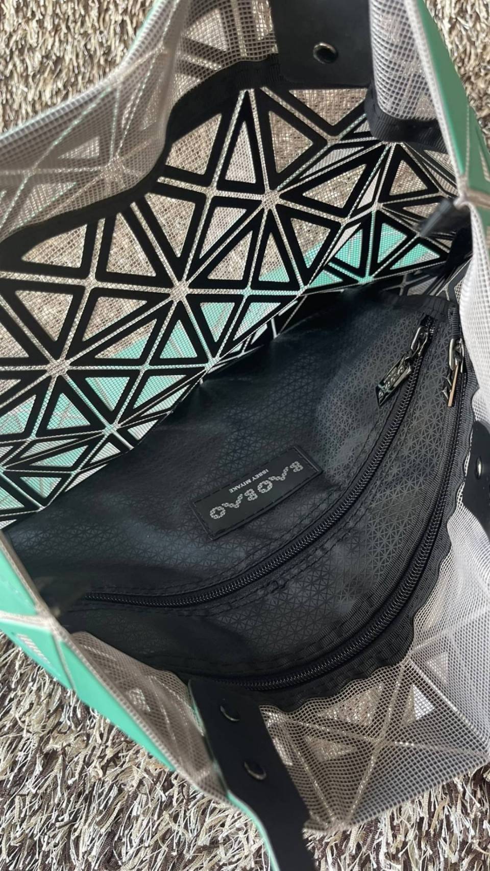 Baobao issey miyake frame tote 6x6 / MIYAKE Frame Mesh Tote Bag กระเป๋าที่มองทะลุได้เหมือนตะกร้าและให้ความรู้สึกสดชื่น