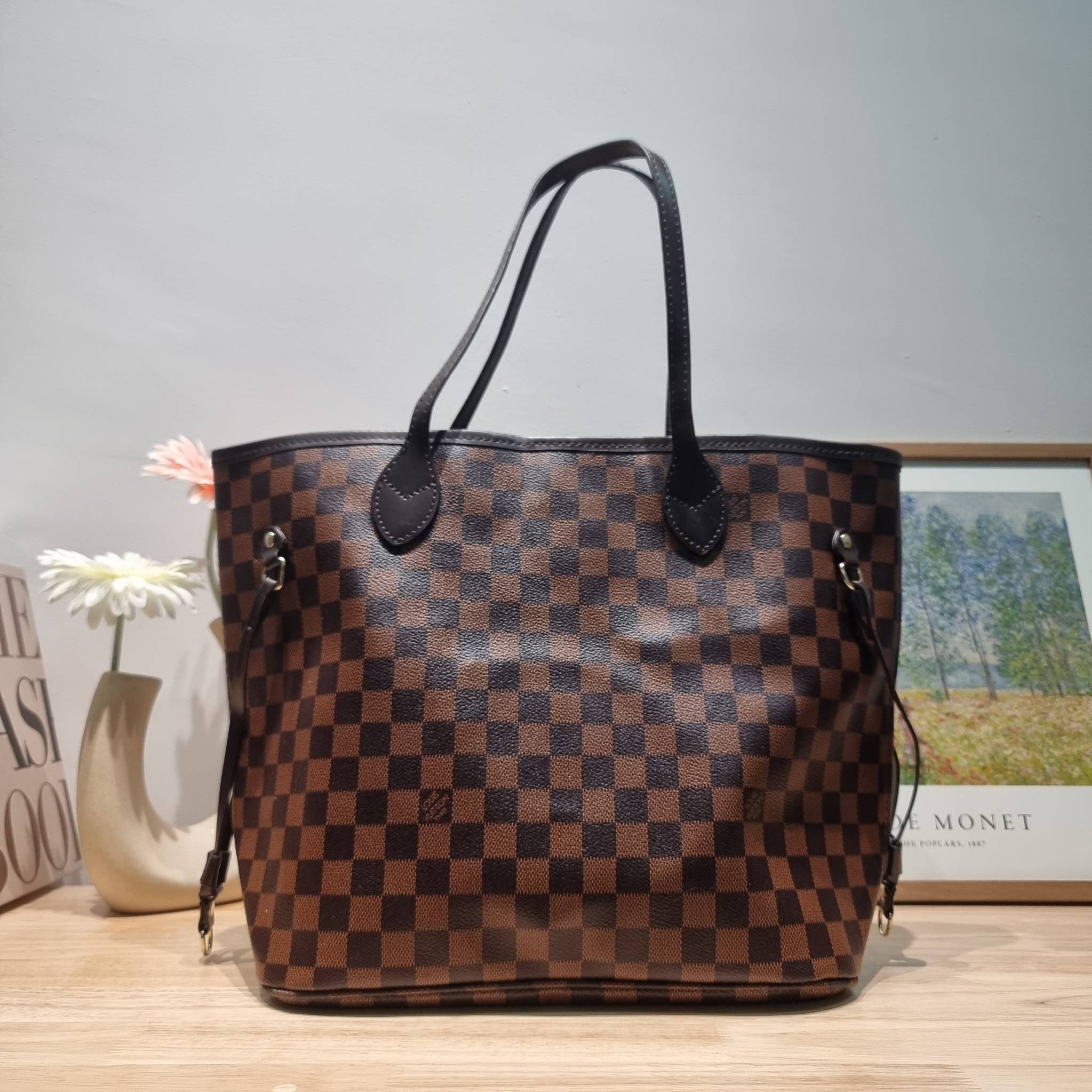 LV Neverfull Monogram / LV 2IN1 TOTE SET กระเป๋าสะพายไหล่ใบใหญ่ทรง tote มาพร้อมใบลูก คลาสสิคที่สุด เป็นอีกรุ่นที่มีคนใช้กันทั่วบ้านทั่วเมือง ฮิตแบบไม่ต้องพูดเยอะ
